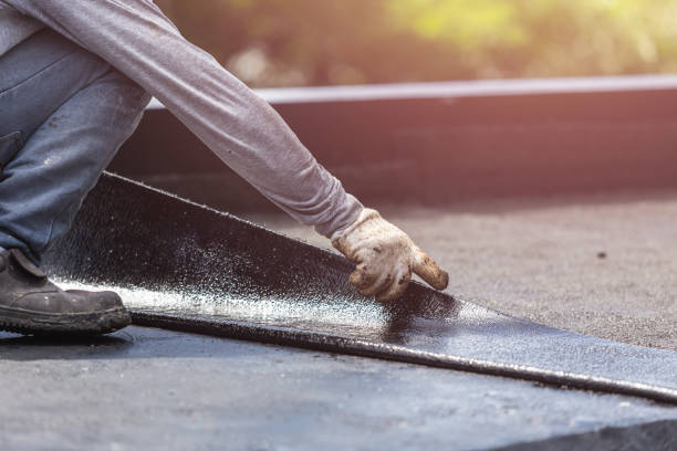 Professional Vapor Barrier Installation technician working in Thayer, IN